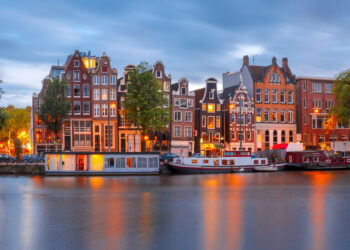 Night city view of amsterdam : อัมสเตอร์ดัม (Amsterdam)