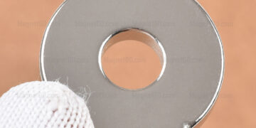 แม่เหล็กดูดแรงสูง Neodymium ขนาด 30mm x 5mm วงใน 10mm – งานคุณภาพสูง มีตำหนิ